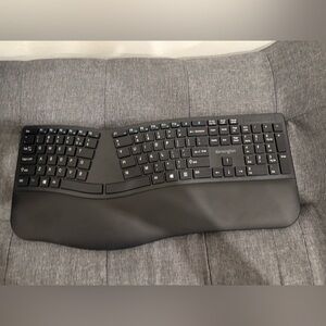 Brand New Kensington Pro Fit Ergonomic Black Wireless Keyboard